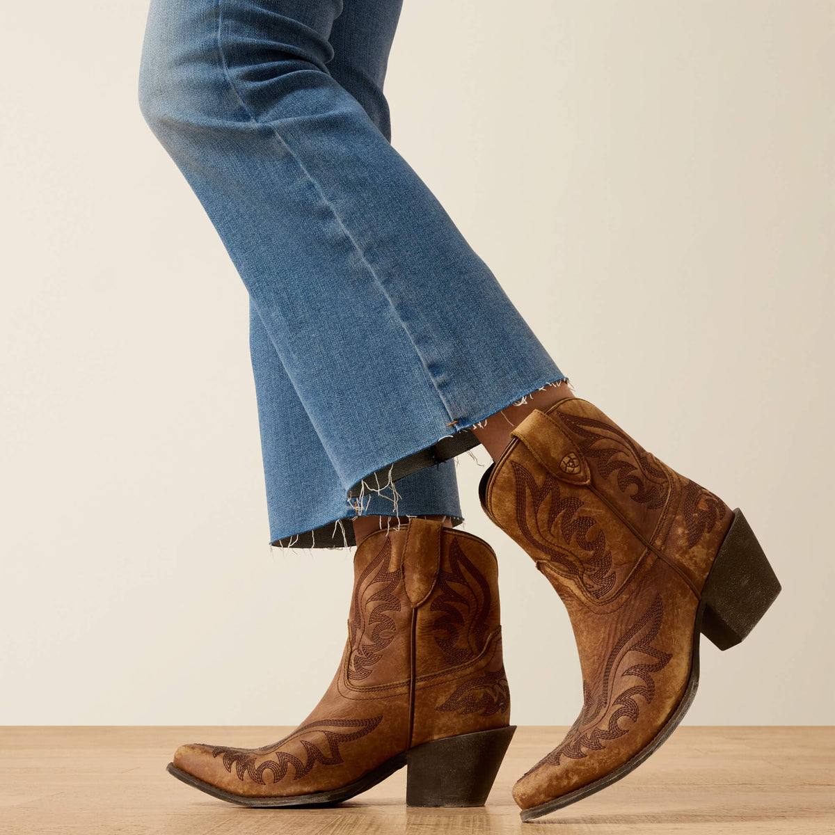Ariat Perfect Rise Vilma Ultrastretch Kick Flare Jeans