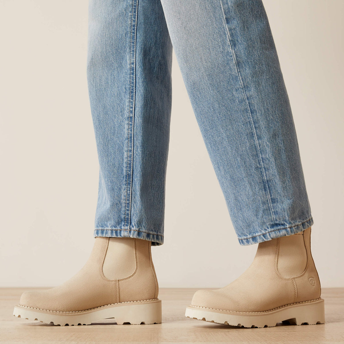 Ariat Ultra High Rise Tomboy Straight Leg Jeans