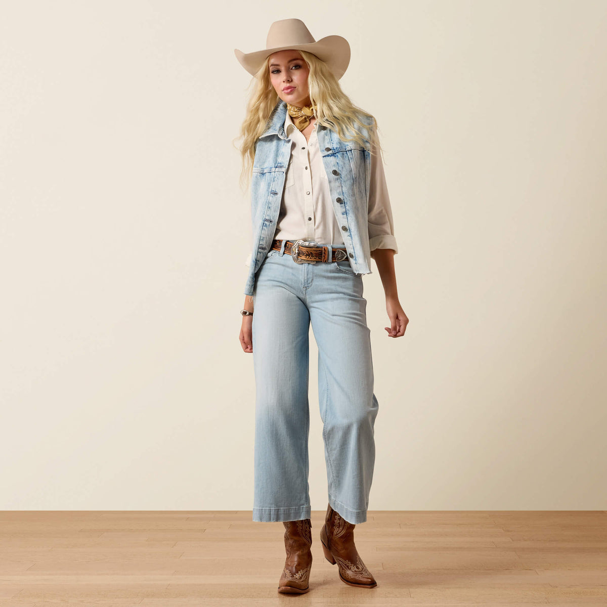 Ariat Perfect Rise Clare Wide Leg Crop Jeans