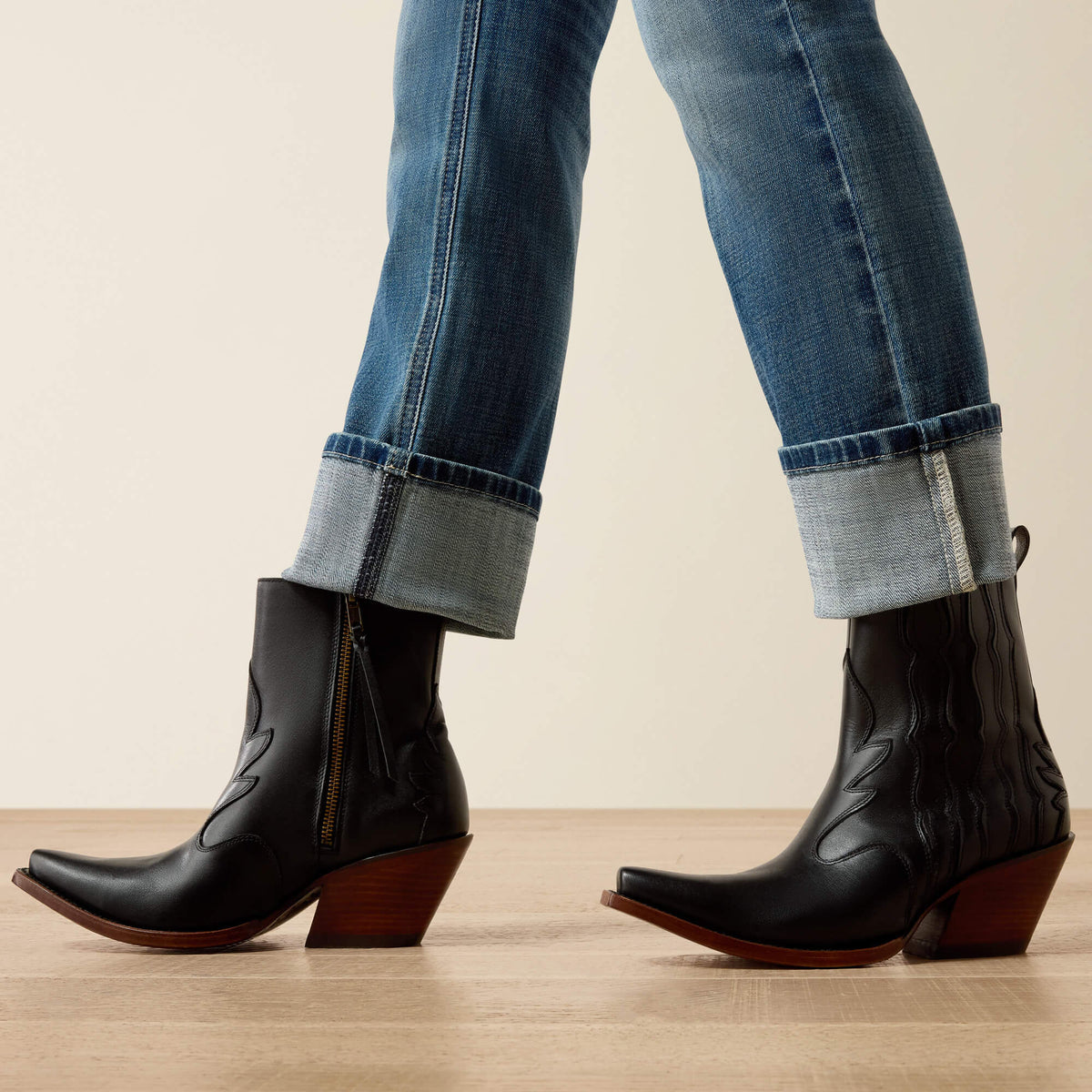 Ariat Perfect Rise Silvie Straight Leg Crop Jeans